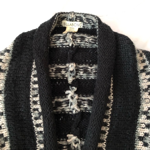 Billabong open front sweater. Black,gray,white. Size large - Picture 4 of 10